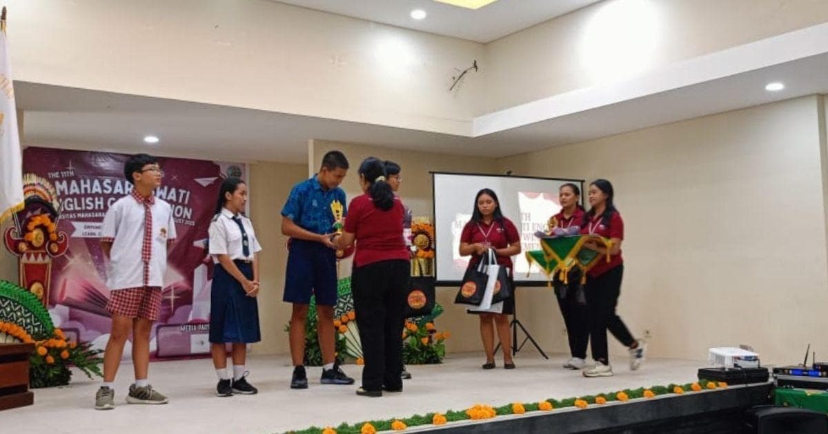 Keandra Sabet 2nd Winner English Proficiency dalam Mahasaraswati English Competition