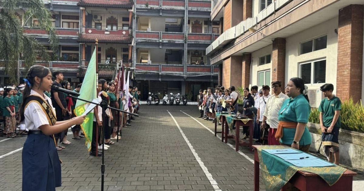 Pelantikan Pengurus OSIS dan Ekstrakurikuler SMP (SLUB) Saraswat 1 Denpasar Masa Bakti 2026/2027